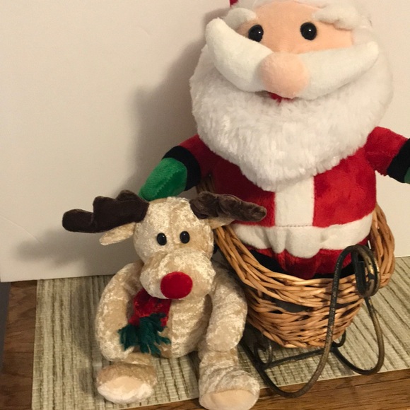 Other - ❗️5.00❤️Christmas Sleigh basket with plush reindeer and Santa